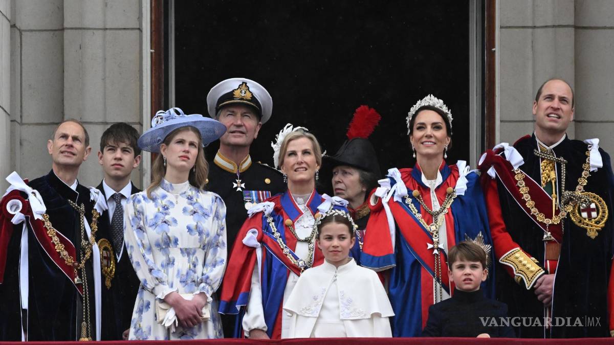Así inicia el reinado del Carlos III tras una larga espera para ser el monarca británico (fotos)
