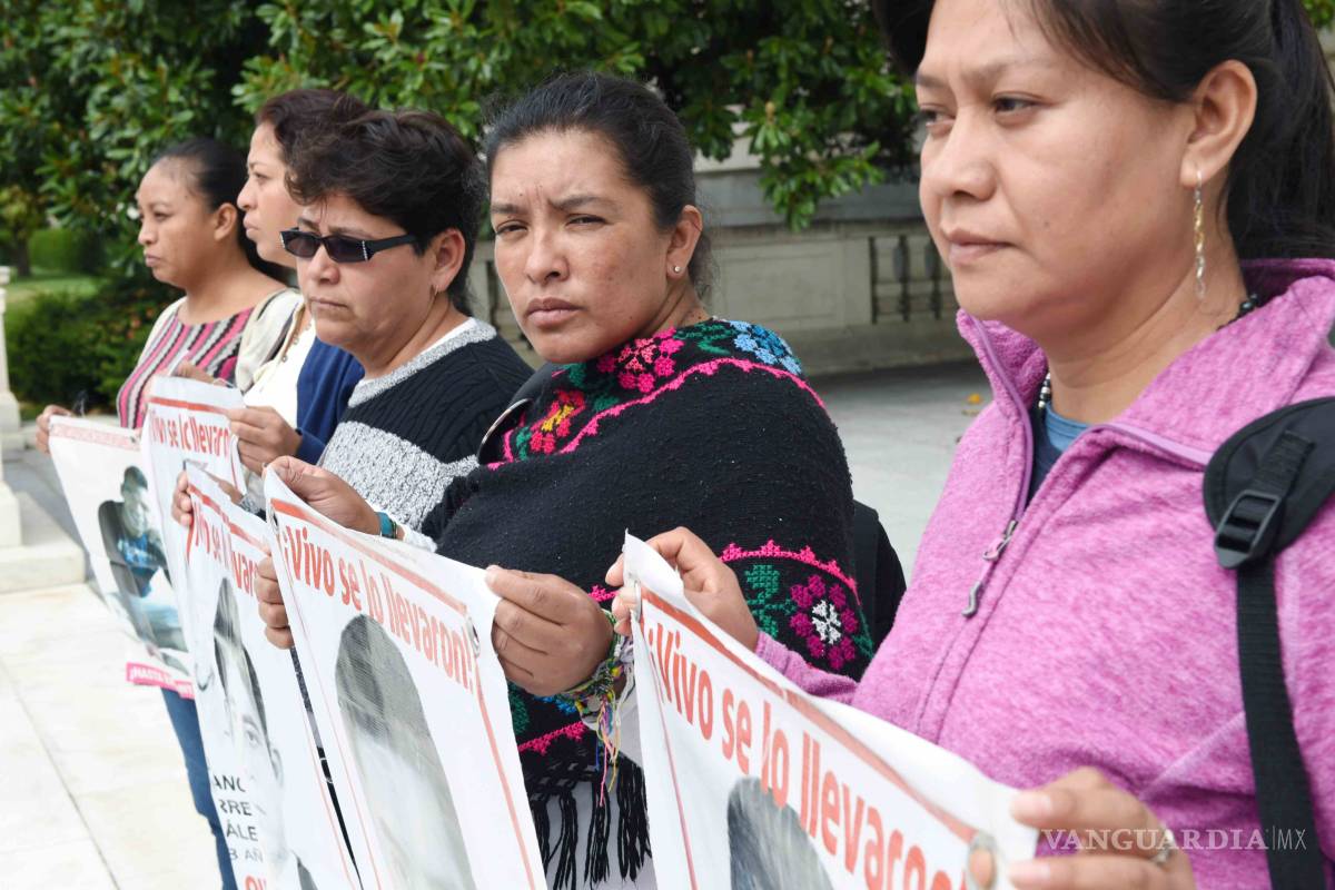 Madres de los estudiante de Ayotzinapa confían en que el papa las reciba