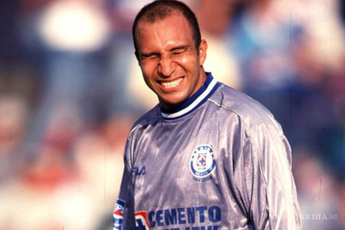 La 'pequeña' razón por la que 'El Conejo' Pérez pudo no haber debutado en el Cruz Azul