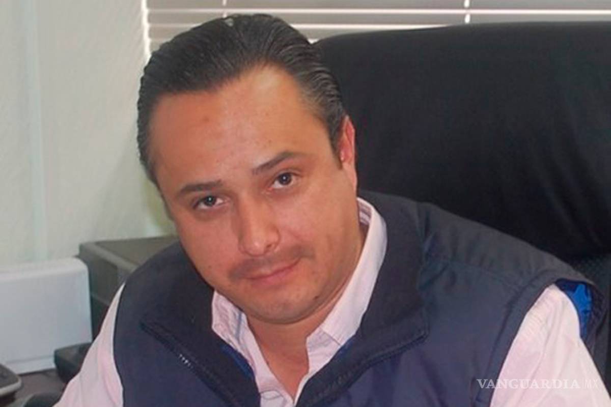 Sale Gil del IMSS ante escándalos por corrupción