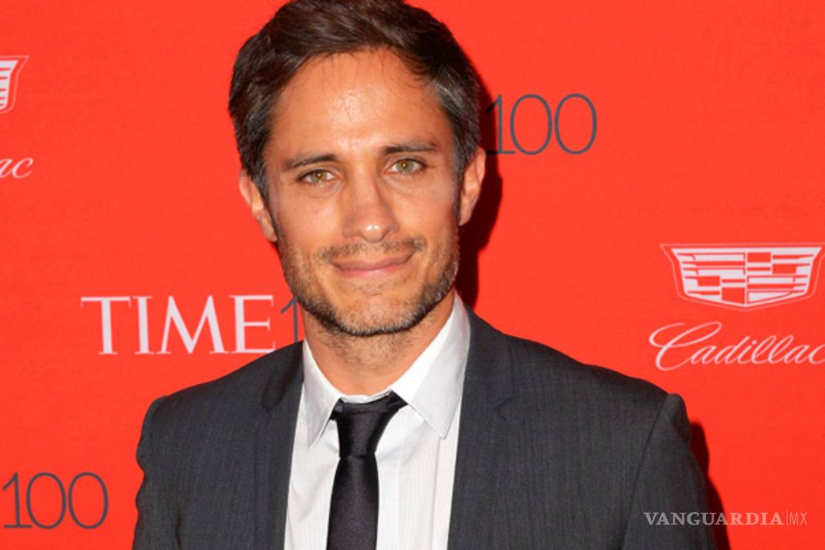 Con dos pies izquierdo, pero Gael García será coreógrafo