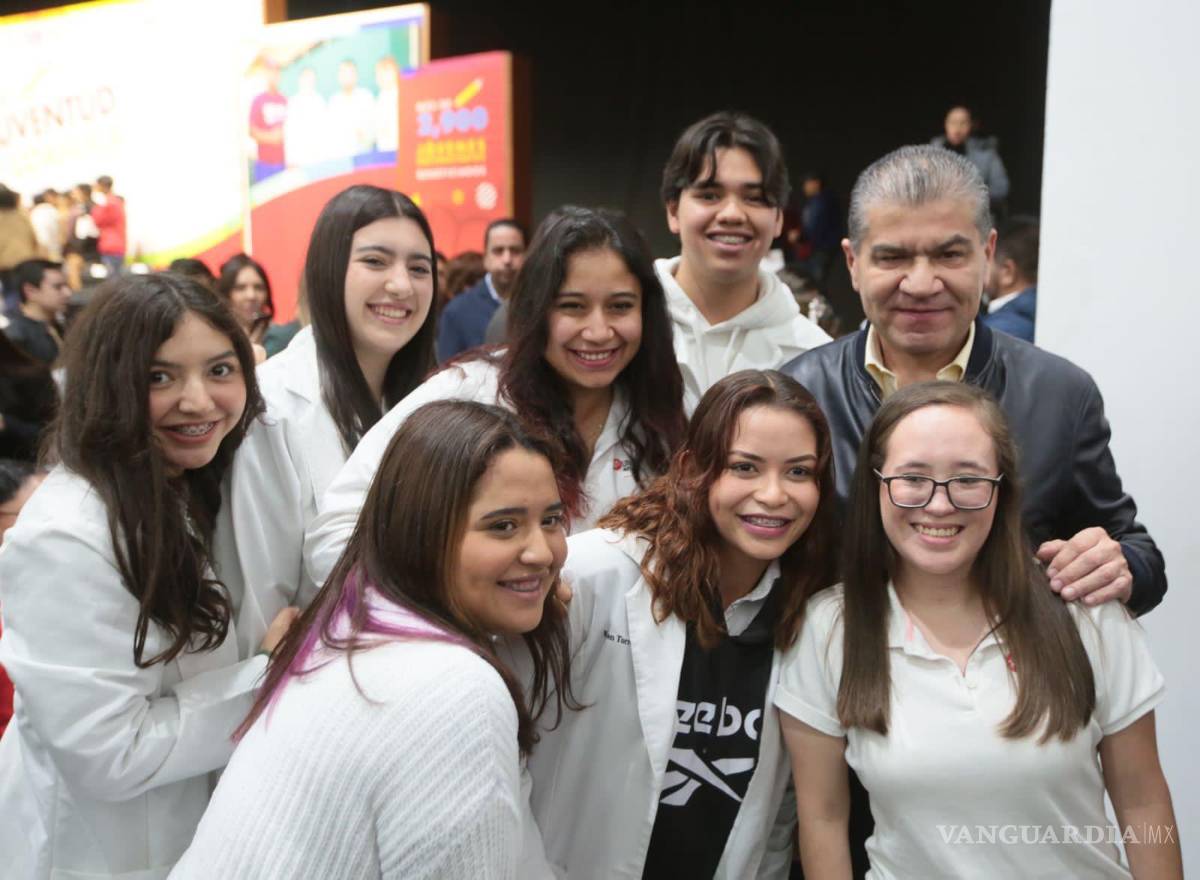 $!El Gobernador destacó su compromiso por seguir fortaleciendo la educación.