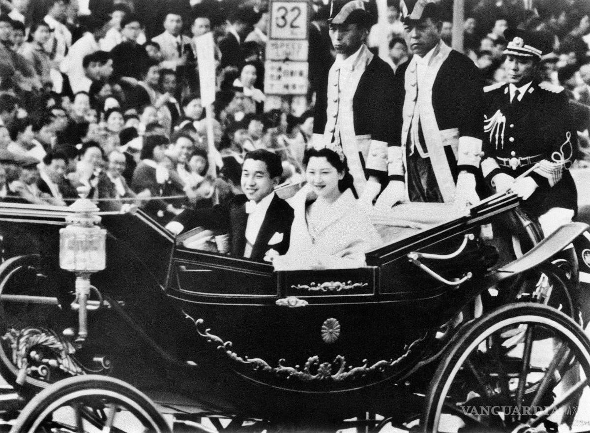 $!Akihito, cede el trono japonés por primera vez en 200 años