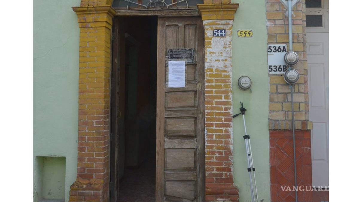 Rescatan a mascotas encerradas en casa de la maestra asesinada en Saltillo