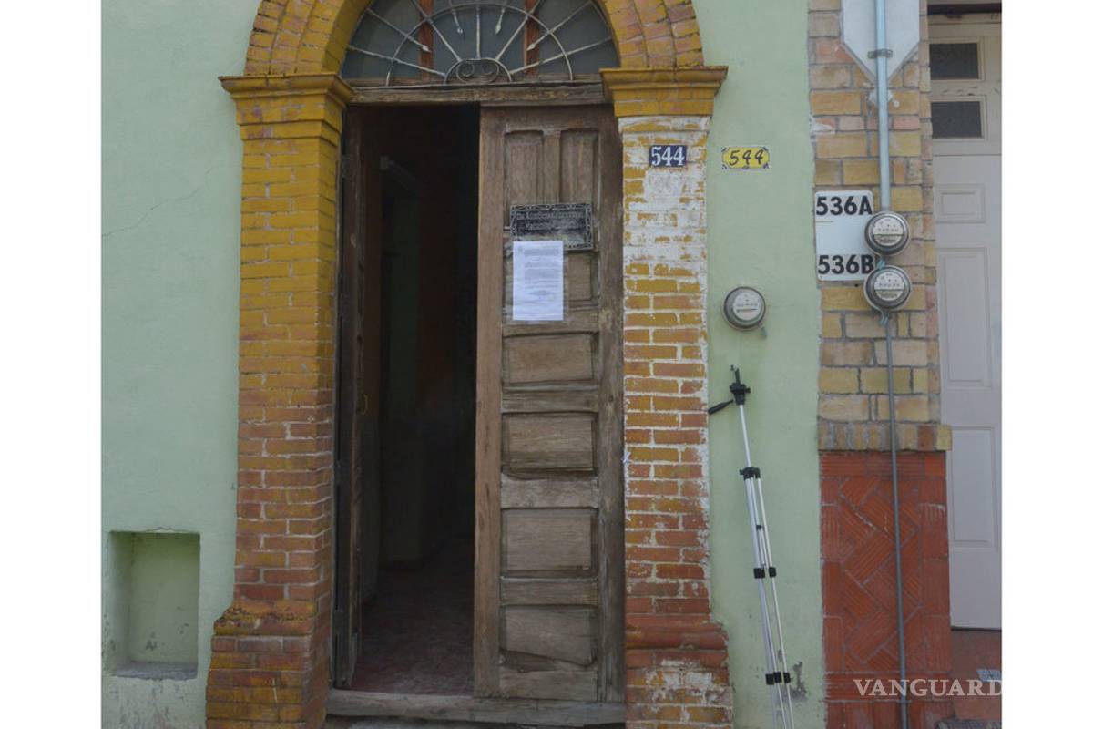 Rescatan a mascotas encerradas en casa de la maestra asesinada en Saltillo