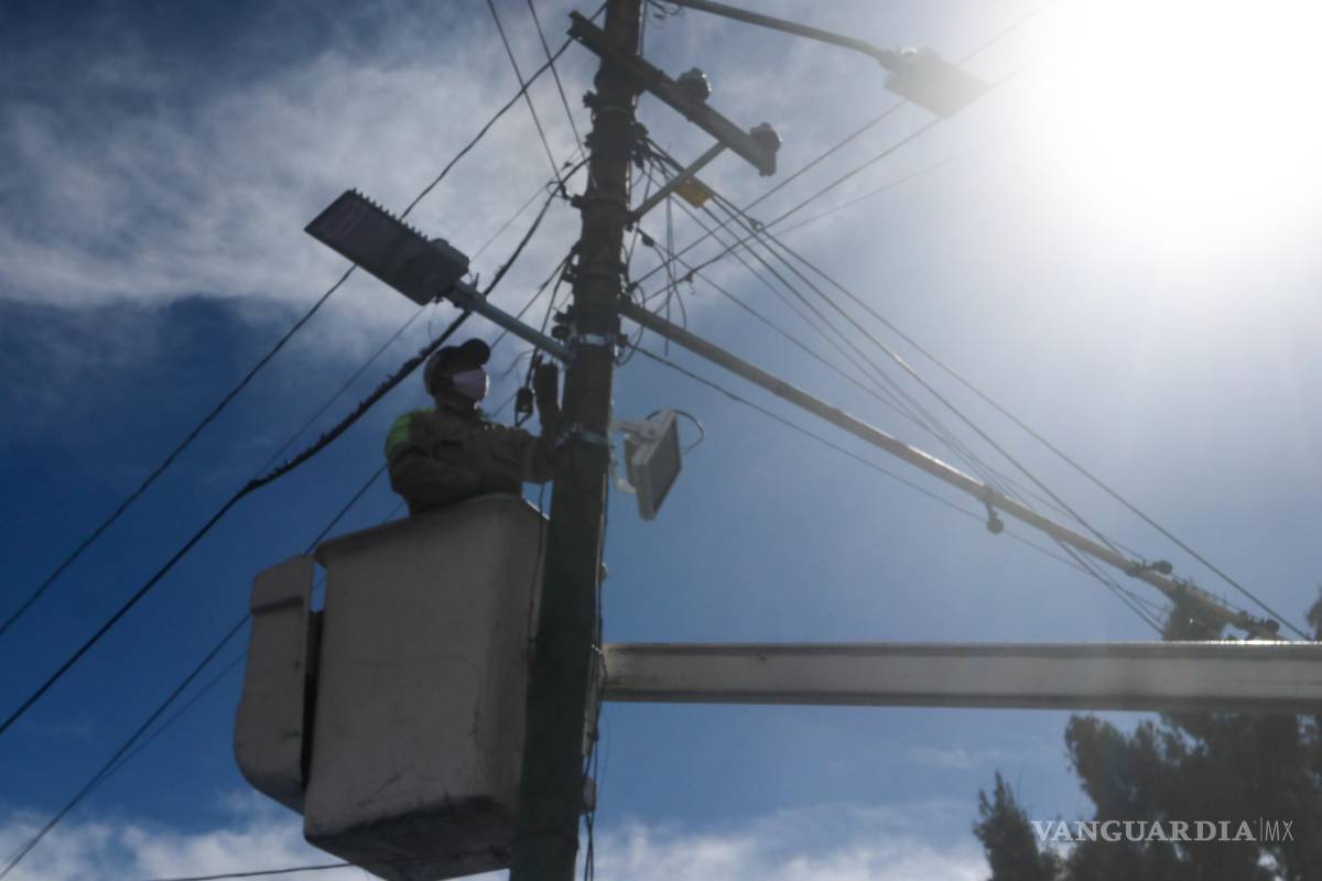 Muere trabajador tras descarga eléctrica en Nava