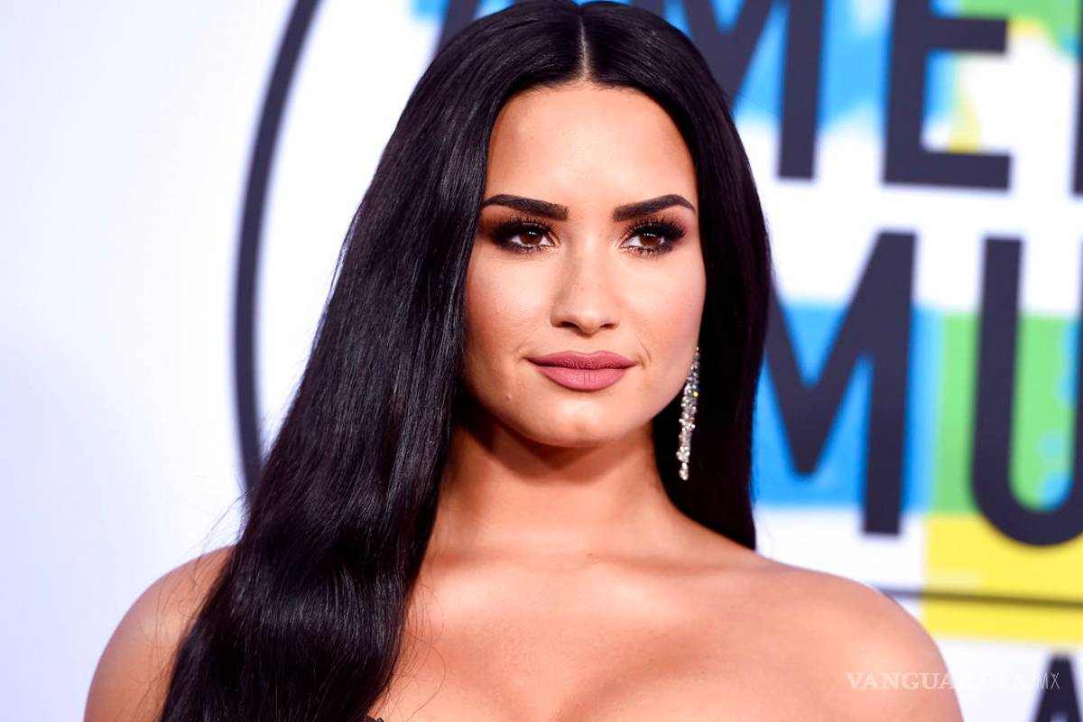 Demi Lovato muestra su 'celulitis' y algo más... y sigue siendo muy sexy