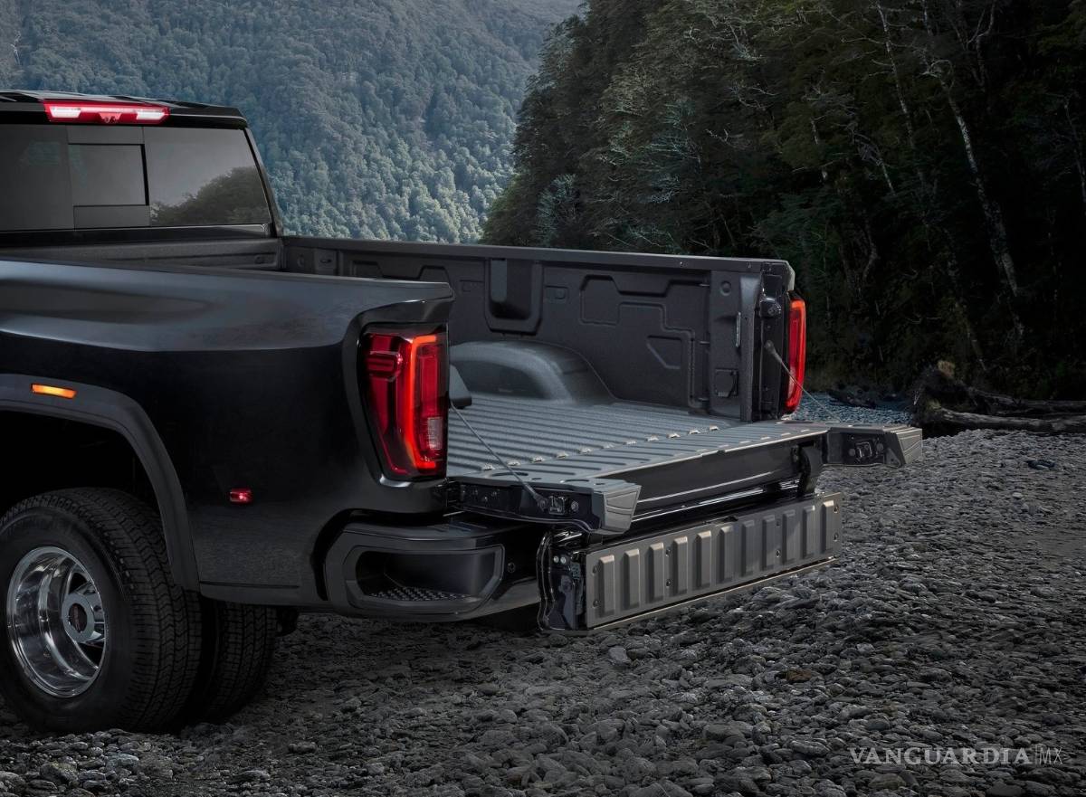$!GMC le contesta a RAM con la pick up Sierra Heavy Duty 2020 y sus más de 13 toneladas de arrastre