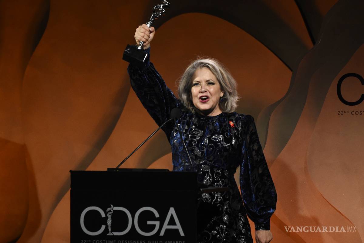 La mexicana Mayes C. Rubeo muy cerca del Oscar; gana por Mejor Diseño de Vestuario en los CDGA 2020