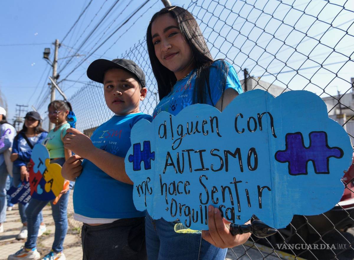 $!Caminata por la concientización del Autismo en la ciudad de Toluca, Estado de México.