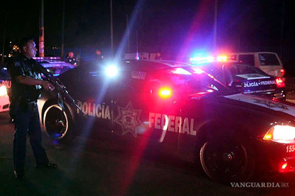 Ladrones armados asaltan camión de pasajeros en Huachichil