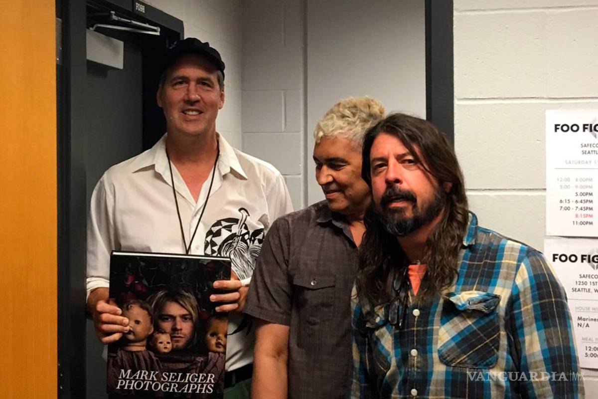 Exmiembros de Nirvana se reúnen para tocar 'Molly’s Lips'