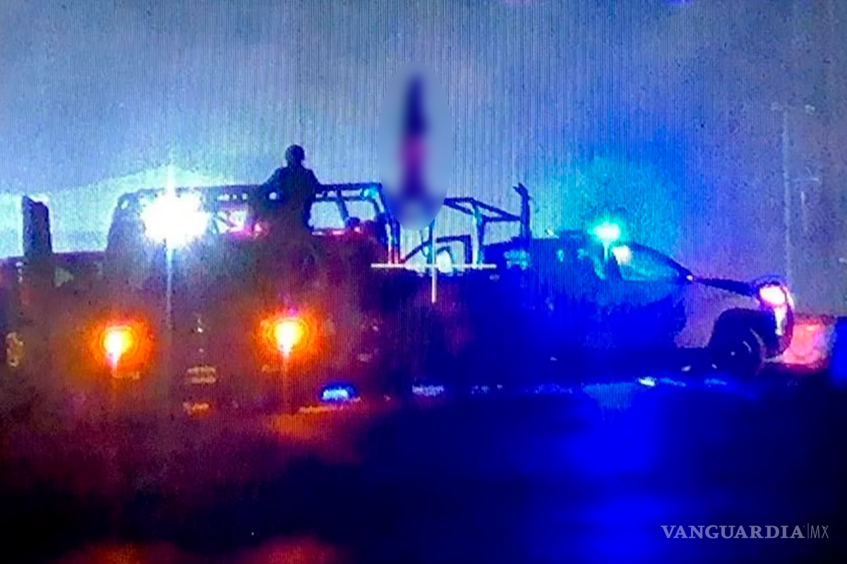 Cuelgan los cuerpos de tres hombres en puente de Salinas Victoria, en Nuevo León