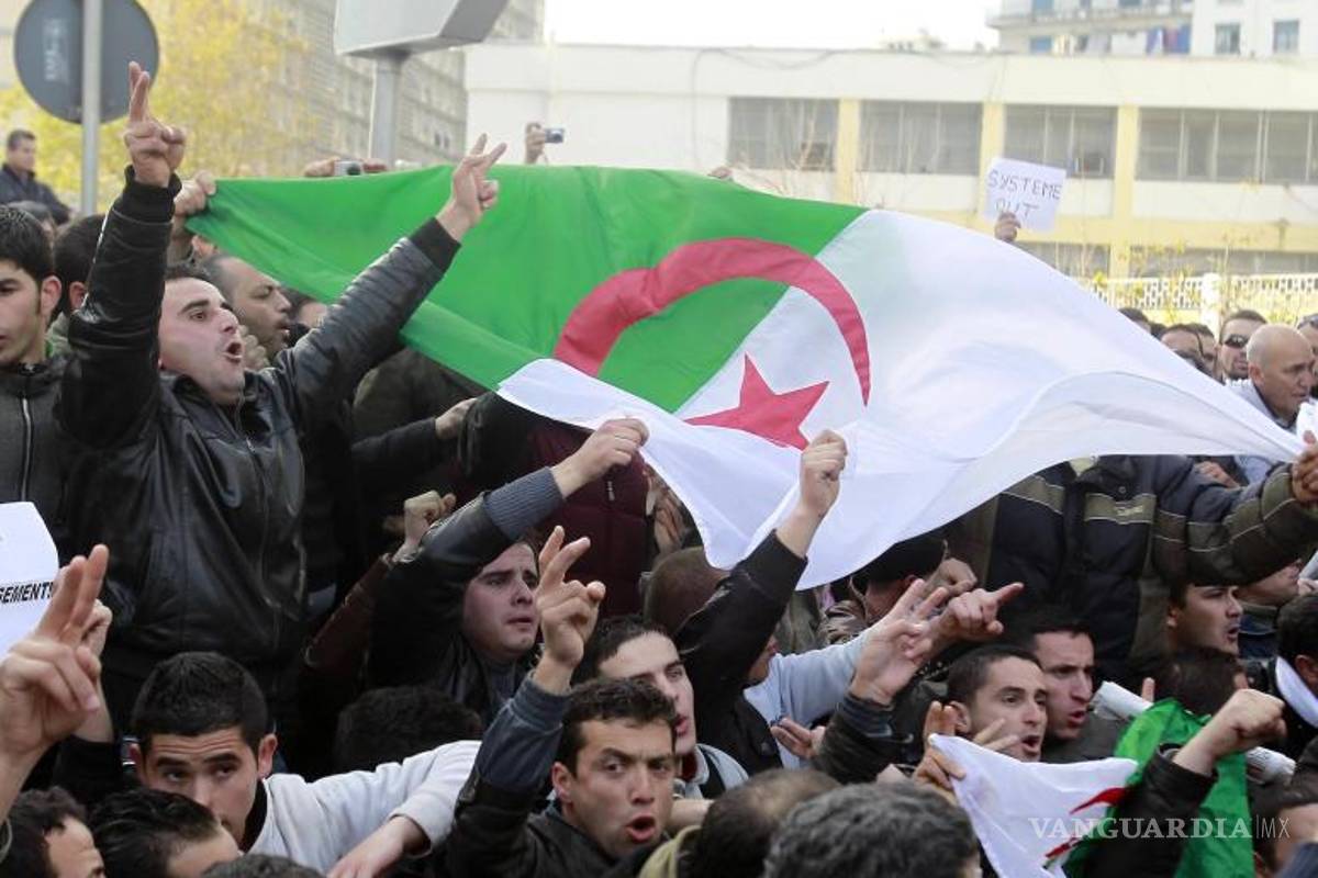 Se unen 15 partidos en protesta contra el presidente de Argelia