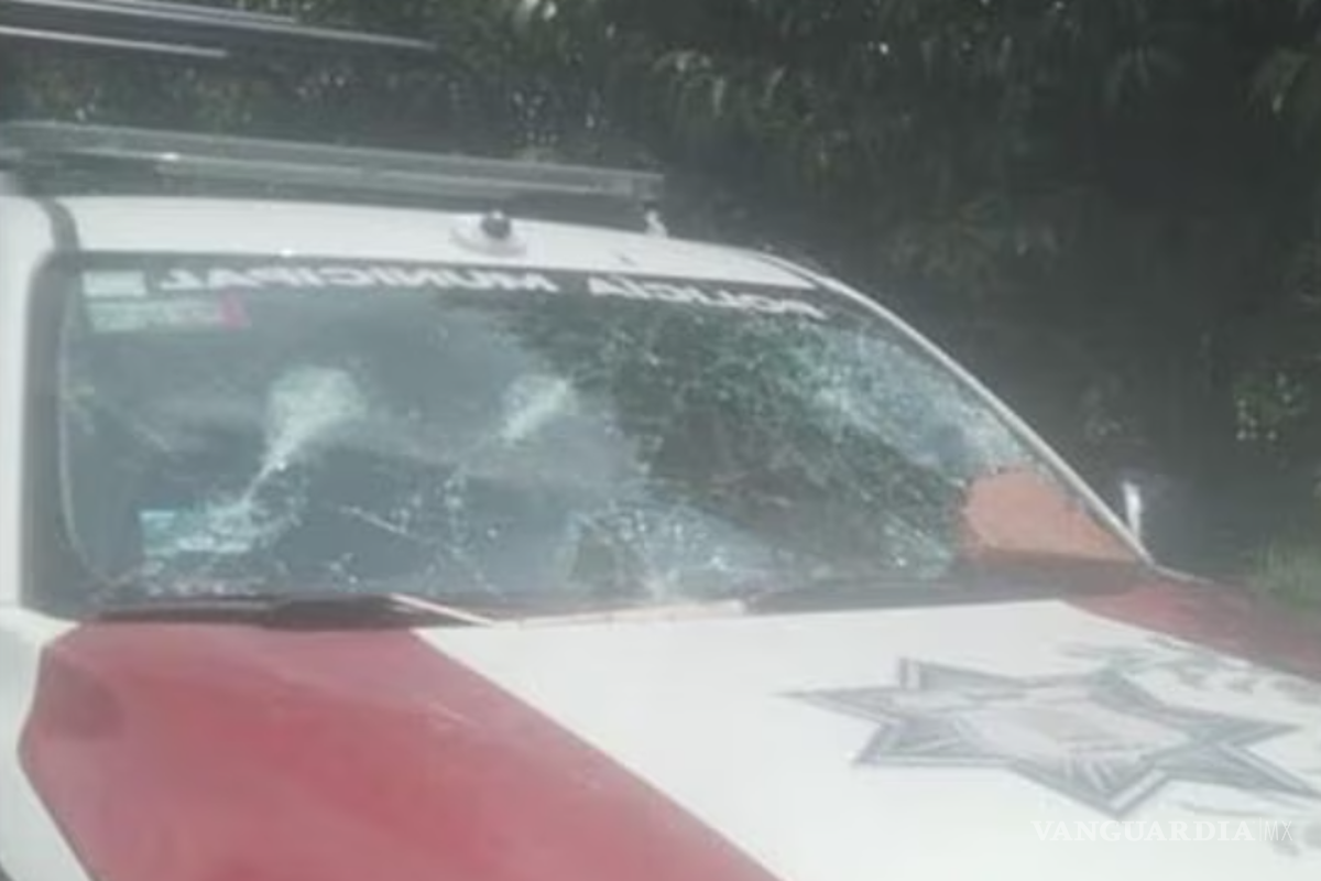 Atacan presidencia municipal de Domingo Arenas a tiros, en Puebla