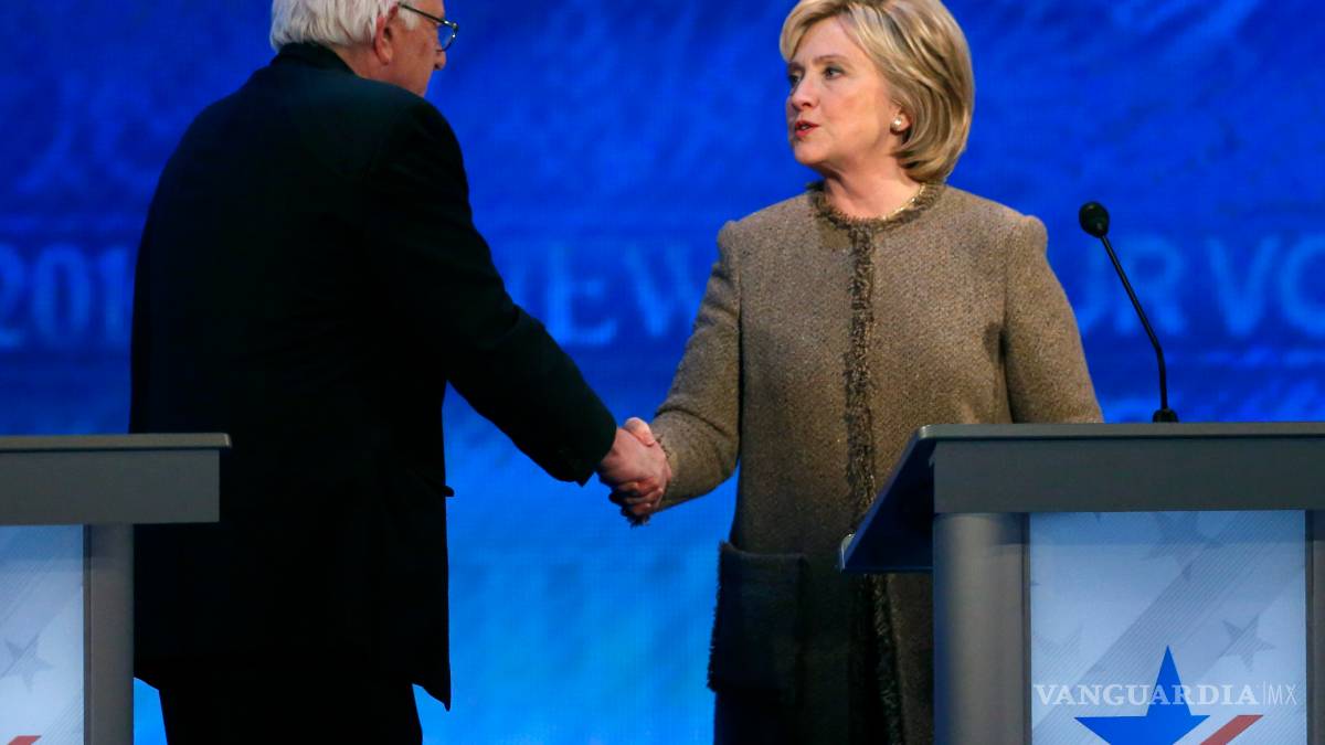 Dos precandidatos de EU acusan al Partido Demócrata de ayudar a Clinton