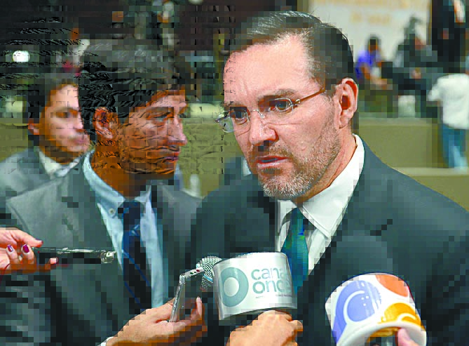 A Moreira aún le queda por demostrar las cuentas que tiene en Las Bermudas, dice panista