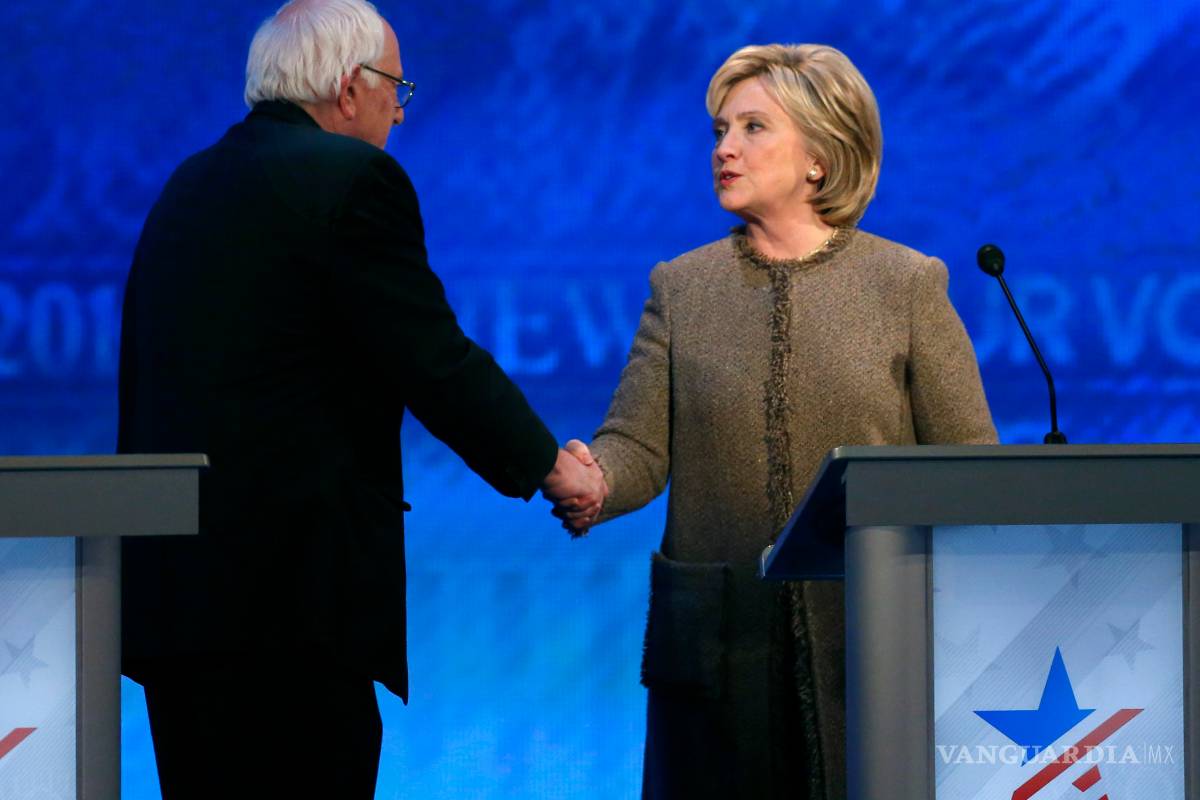 Dos precandidatos de EU acusan al Partido Demócrata de ayudar a Clinton