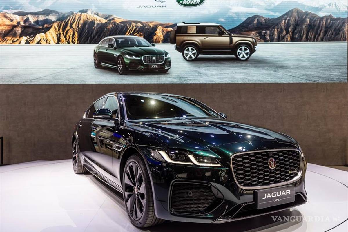 Jaguar Land Rover suspende su producción por escasez de microchips