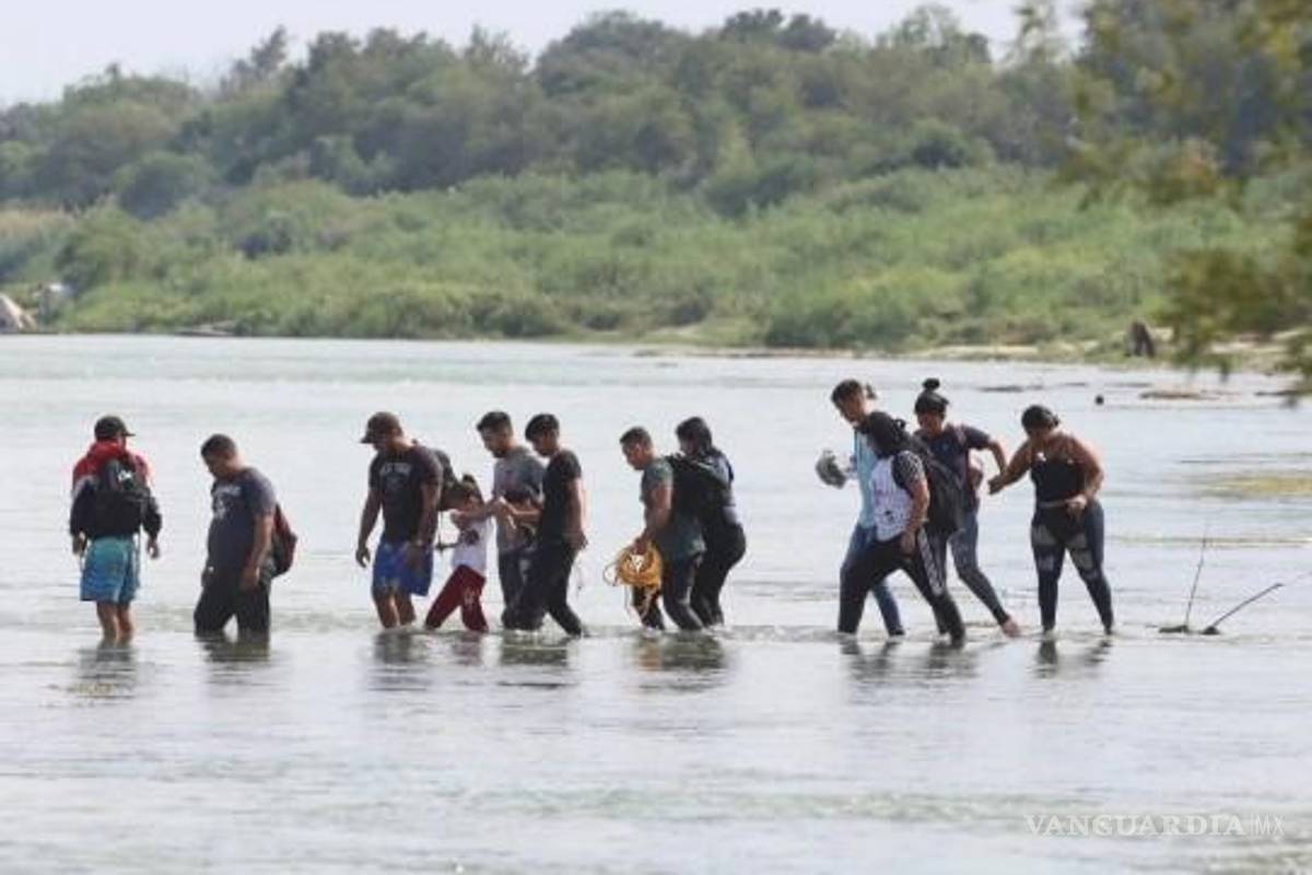 Polleros enganchan a migrantes por redes sociales