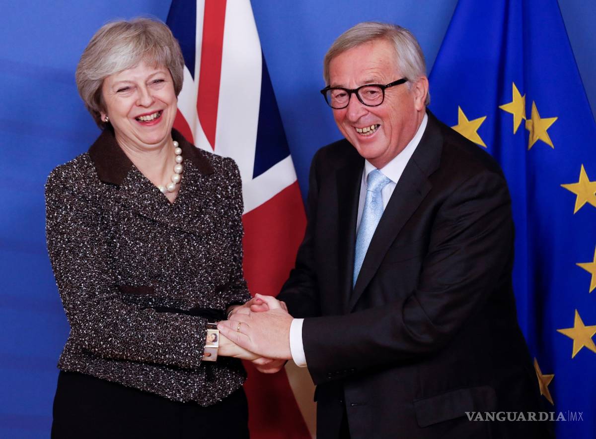 $!Theresa May cerca de caer del precipicio y perder hoy el liderazgo de su partido