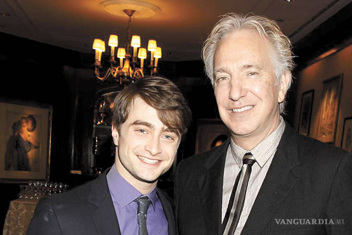 Daniel Radcliffe le rinde homenaje a Alan Rickman
