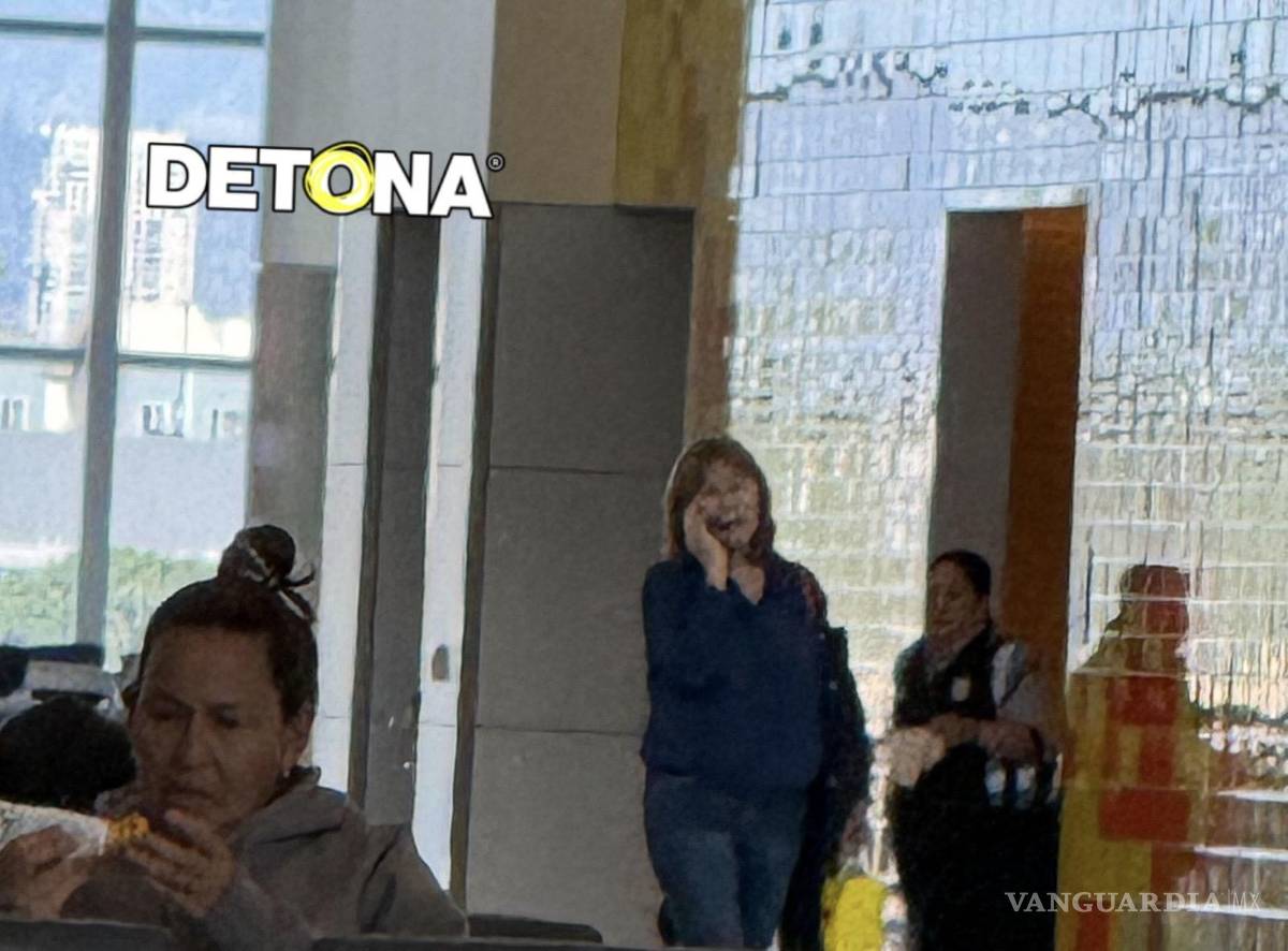 $!Tatiana Clouthier en el Aeropuerto de Los Angeles. Sábado 31 de enero de 2026.