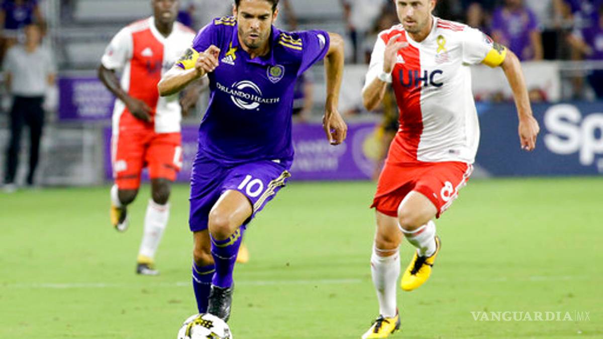 Kaká descarta jubilación y quiere regresar al Sao Paulo