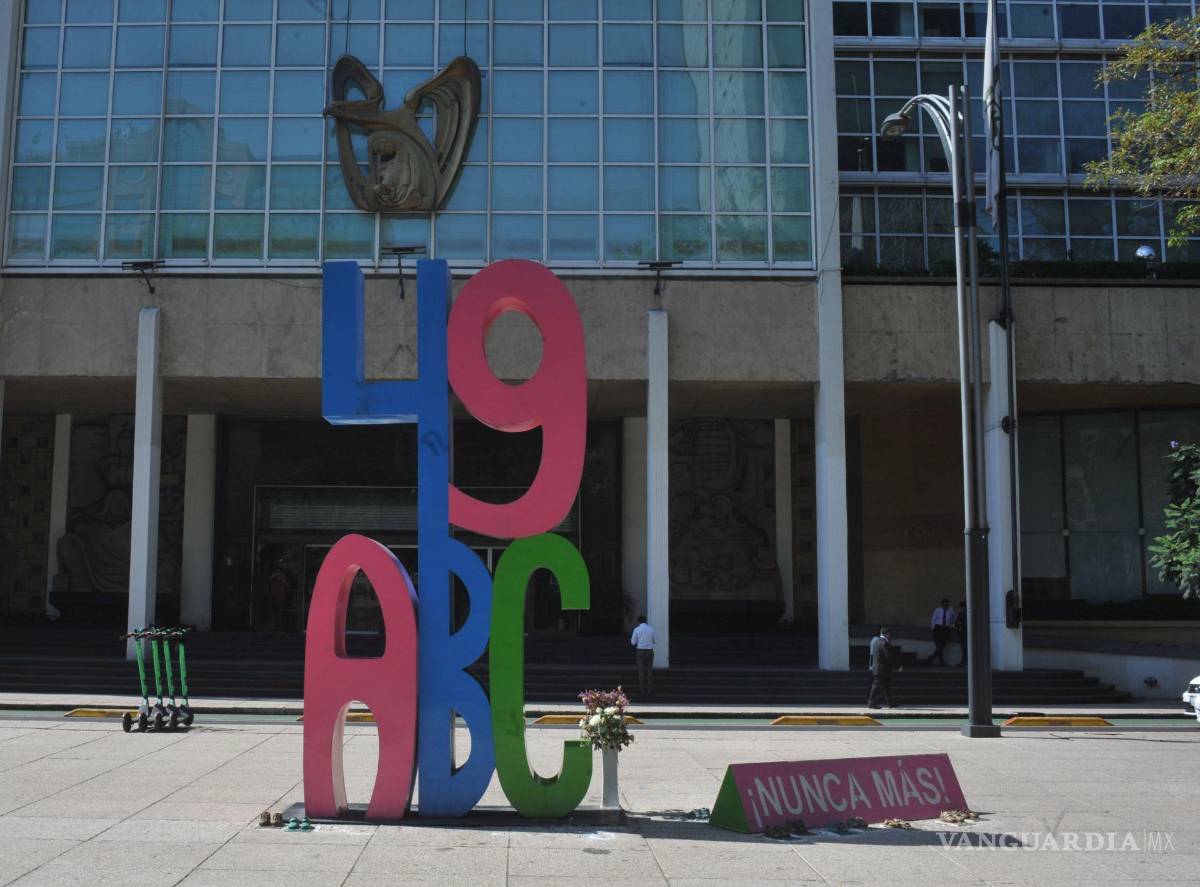 $!El Antimonumento 49 ABC que esta colocado frente a las oficinas del IMSS.