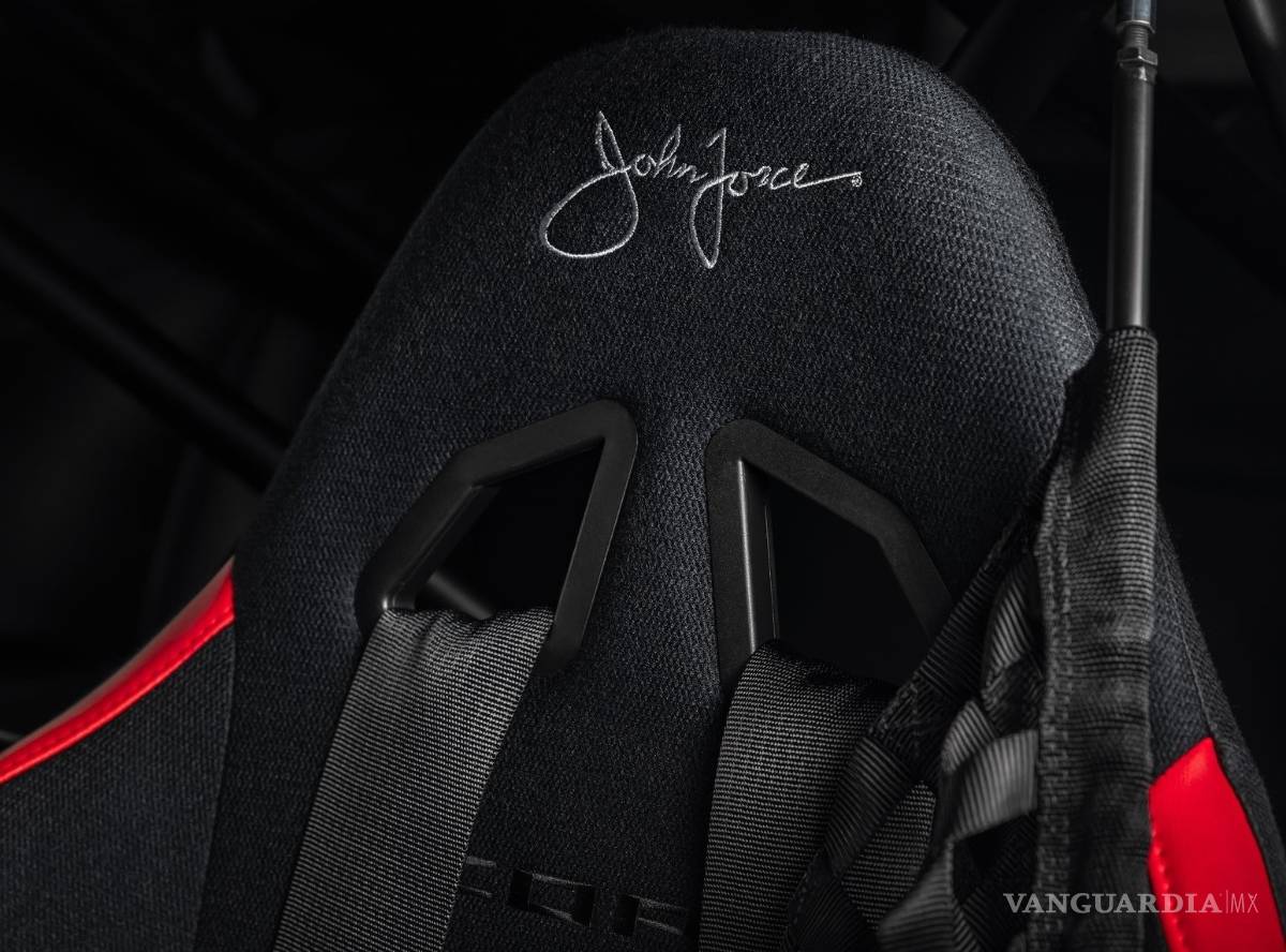 $!Chevrolet COPO Camaro John Force Edition 2020, un muscle car único