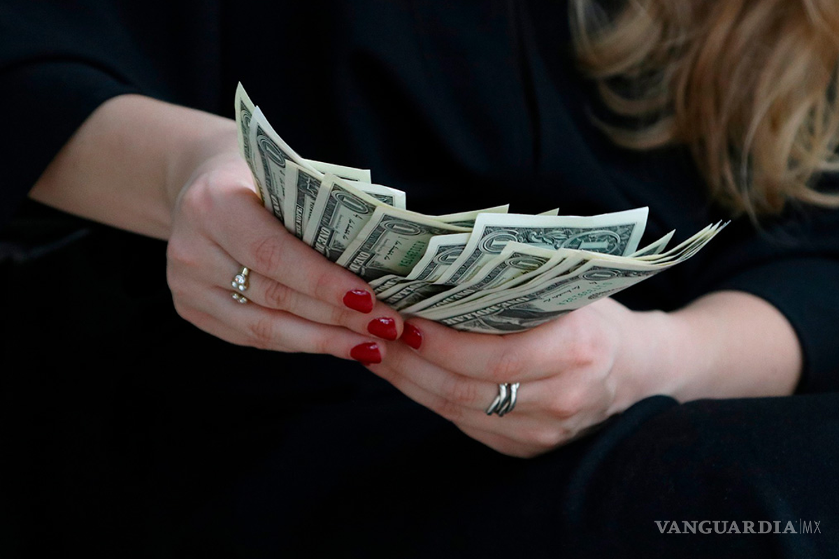 Cayó la entrada de remesas a México en agosto, advierte Banxico