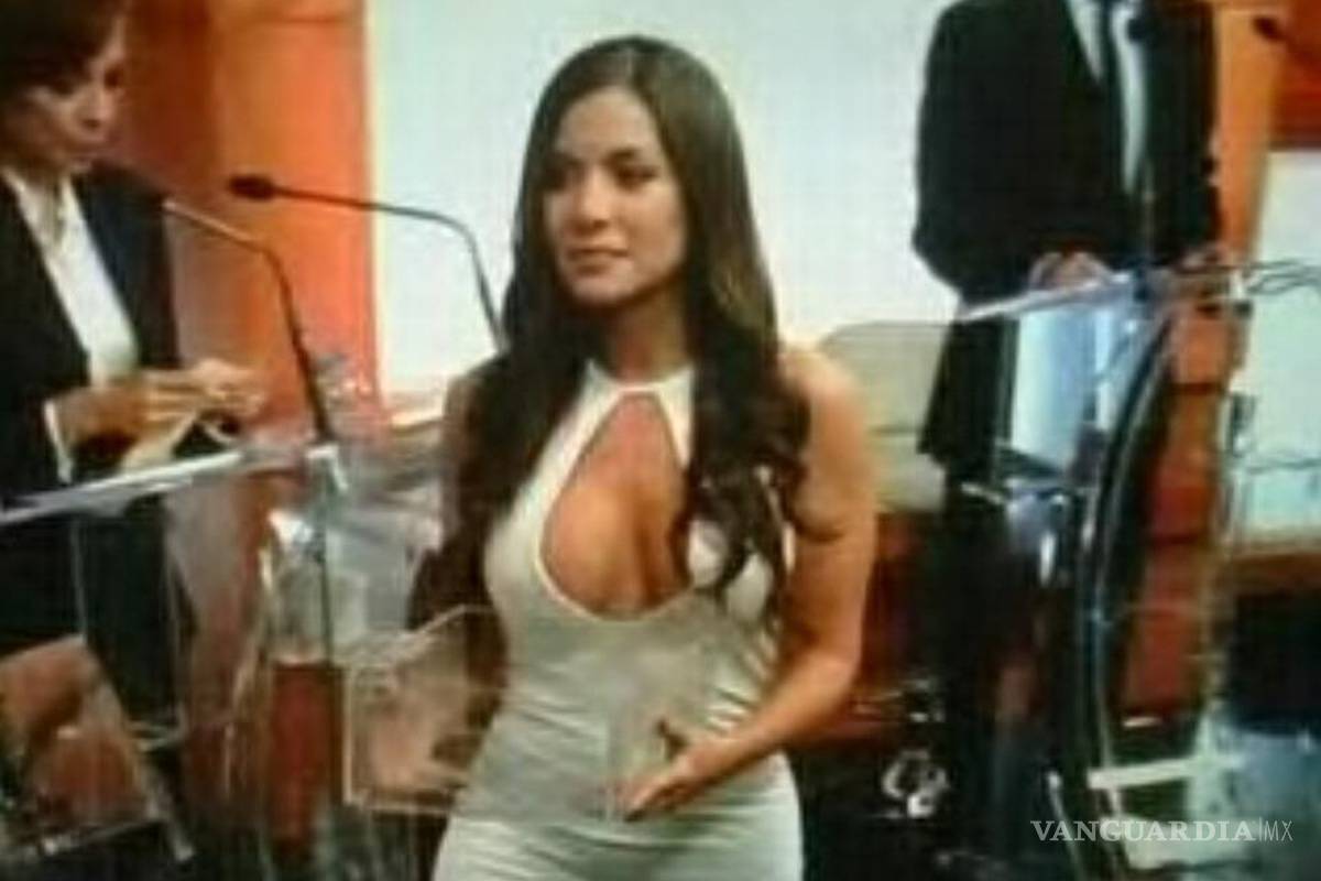 La edecán en el debate del IFE, Julia Orayen