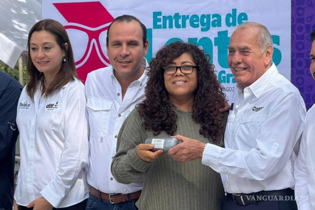 $!Autoridades estatales encabezaron la entrega que tiene como objetivo garantizar el acceso a la salud visual a personas en situación vulnerable.