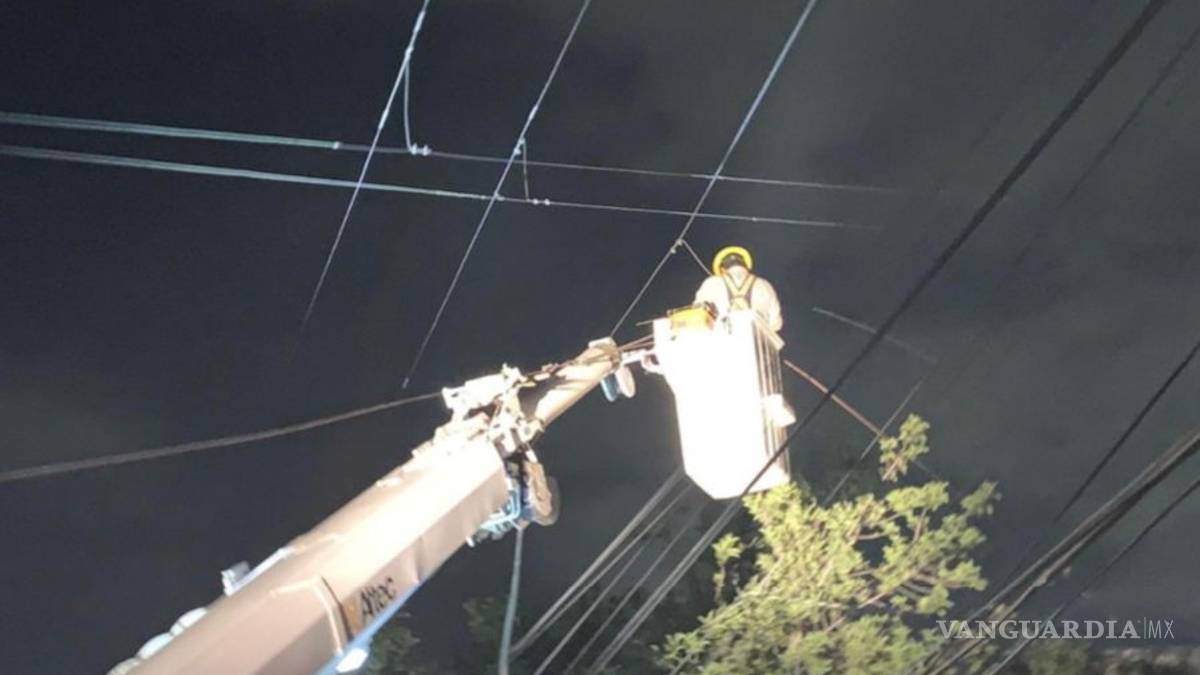 Deja tormenta sin luz a 200 mil usuarios en Nuevo León