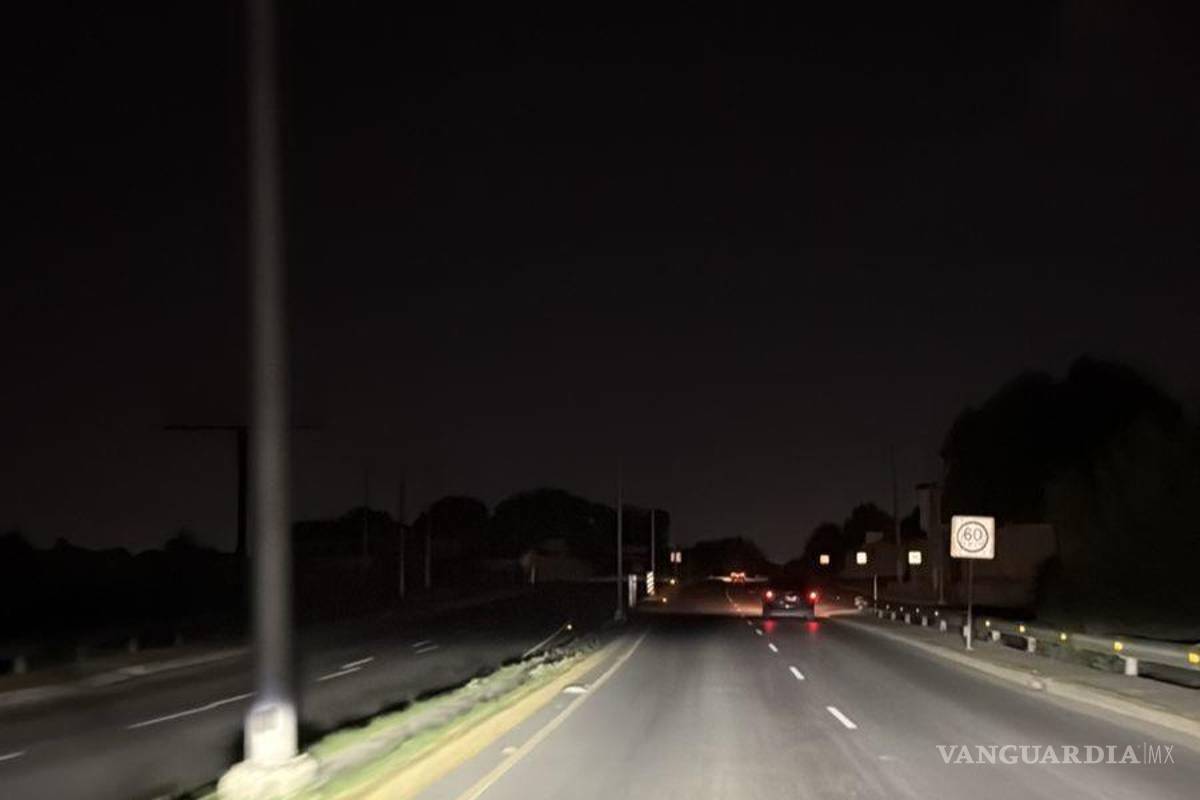 Apagón deja sin luz Ramos Arizpe; vecinos reportan fallas en redes