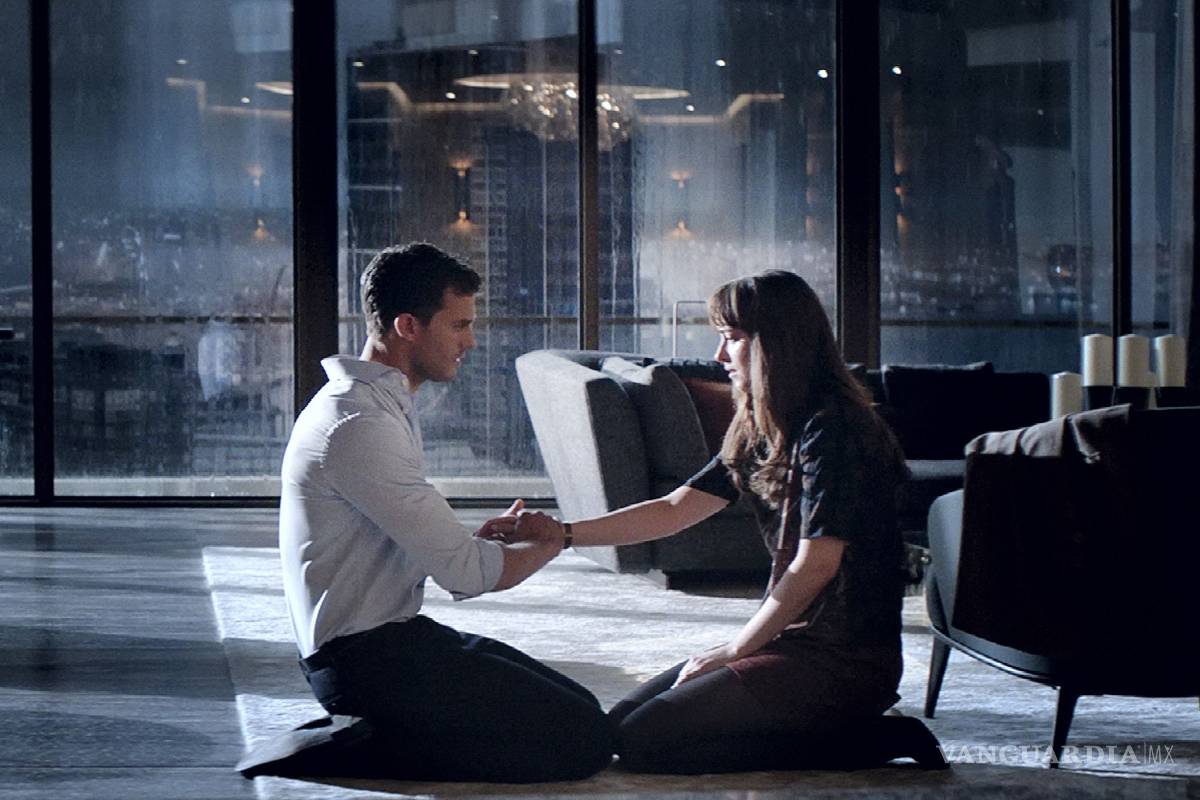 $!50 Sombras Más Oscuras; o cómo destrozar (más) una historia