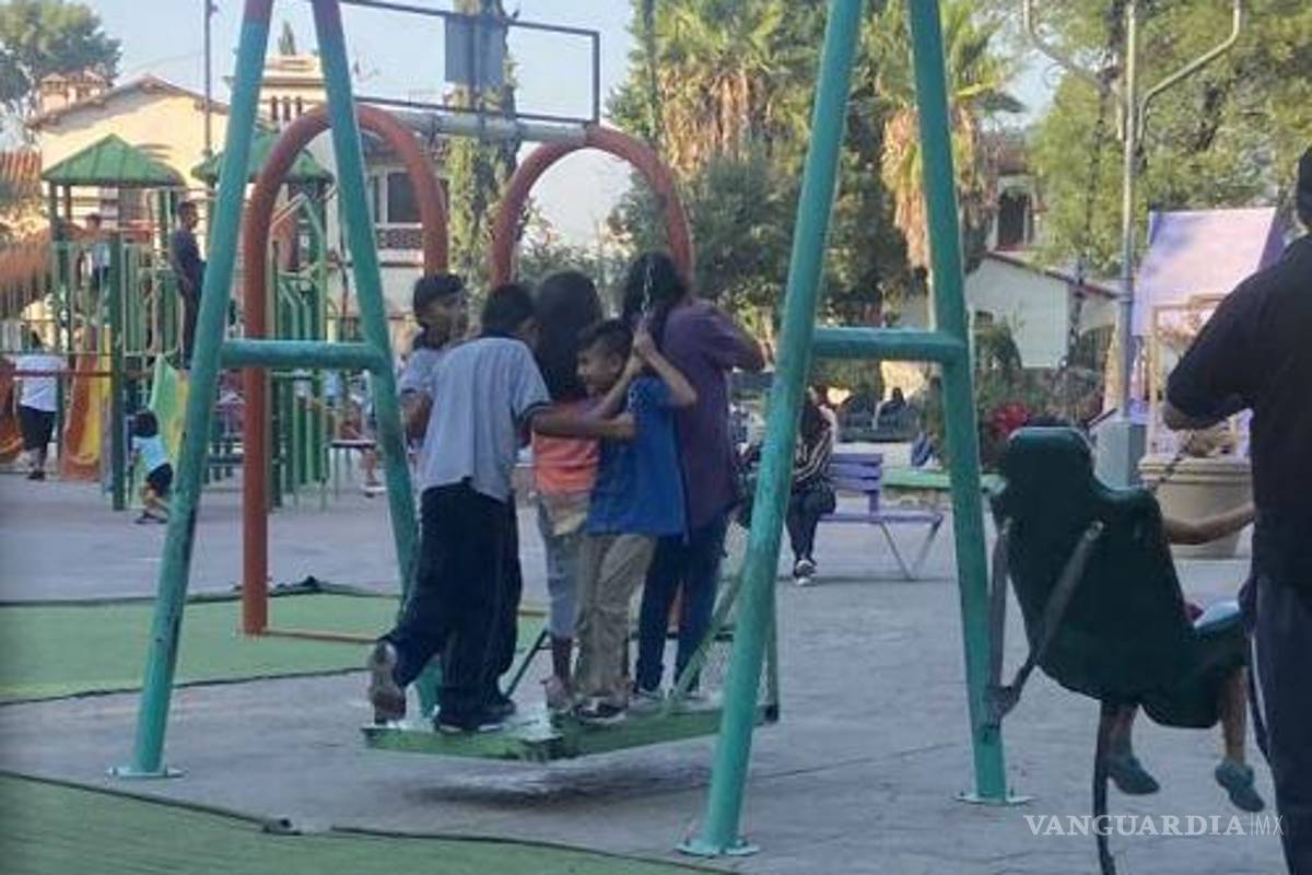 $!Los juegos ortopédicos son usados por público en general, sin que nadie les llame la atención.