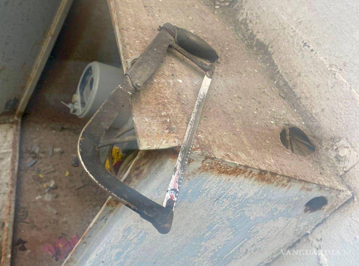 $!Personal de SIMAS detectó herramientas en el sitio, presuntamente utilizadas para cortar el cableado y afectar el funcionamiento del sistema de bombeo.