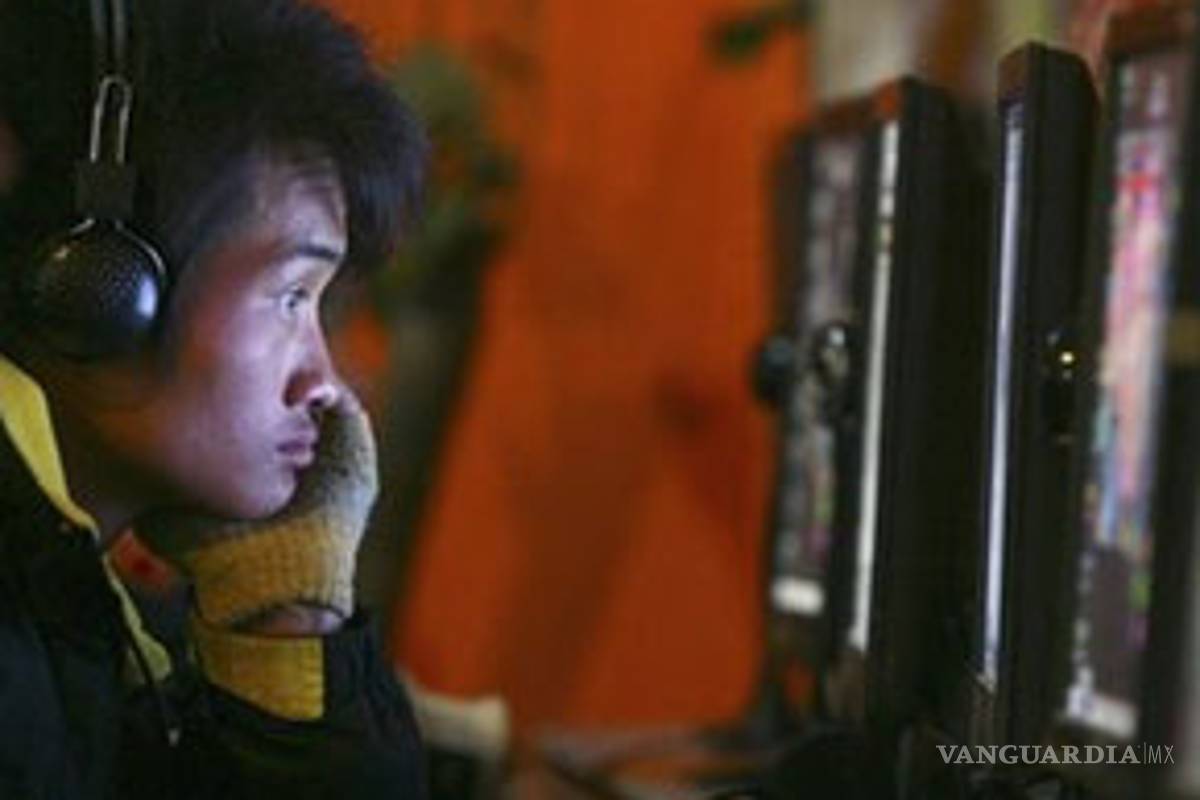 Retiran multa a chino que veía porno