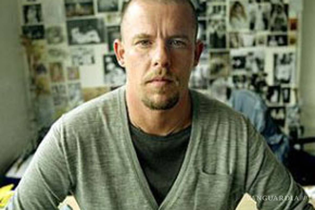 Muerte de McQueen deja problemas de sucesión