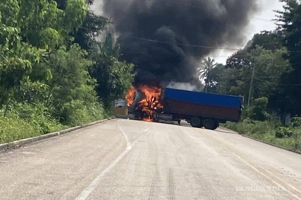 Reportan enfrentamientos armados, quema de vehículos y bloqueos carreteros, en Chiapas