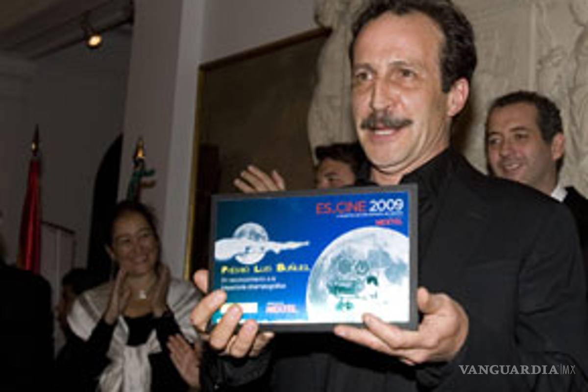 Maribel Verdú y Daniel Giménez Cacho reciben Premio Luis Buñuel