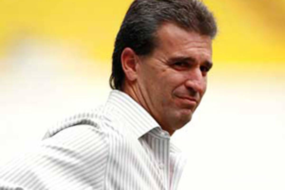 Néstor de la Torre felicita al equipo de su hermano por el décimo título