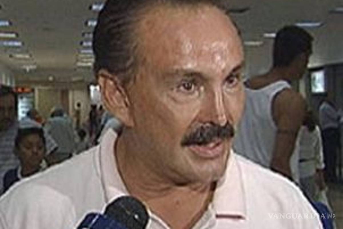 El doctor Angel del Villar es detenido