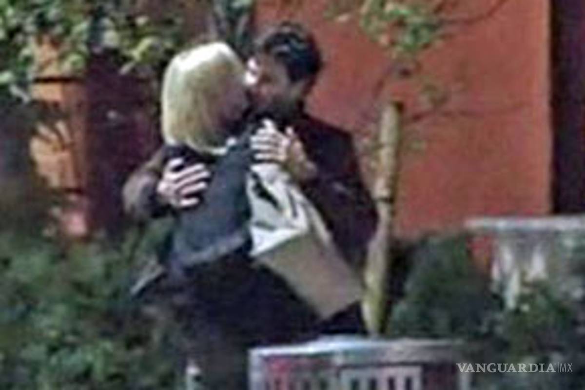 Charlize Theron, ¿Novia de Keanu Reeves?