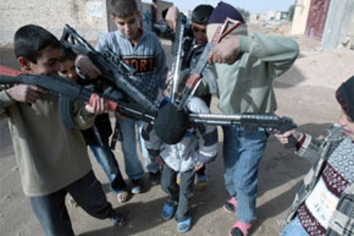 Niños de Irak juegan a la guerra en estas fiestas musulmanas