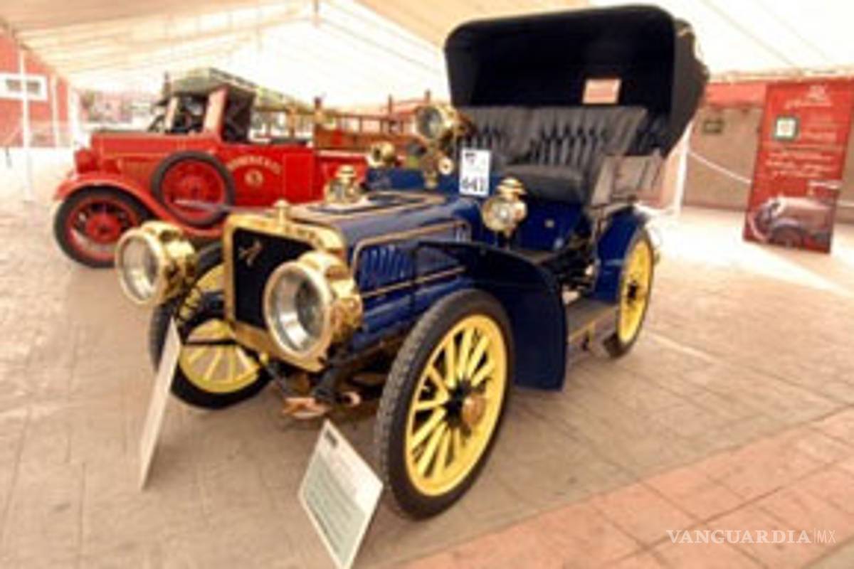 Los antiguos, los clásicos, los entrañables: autos de colección en Saltillo