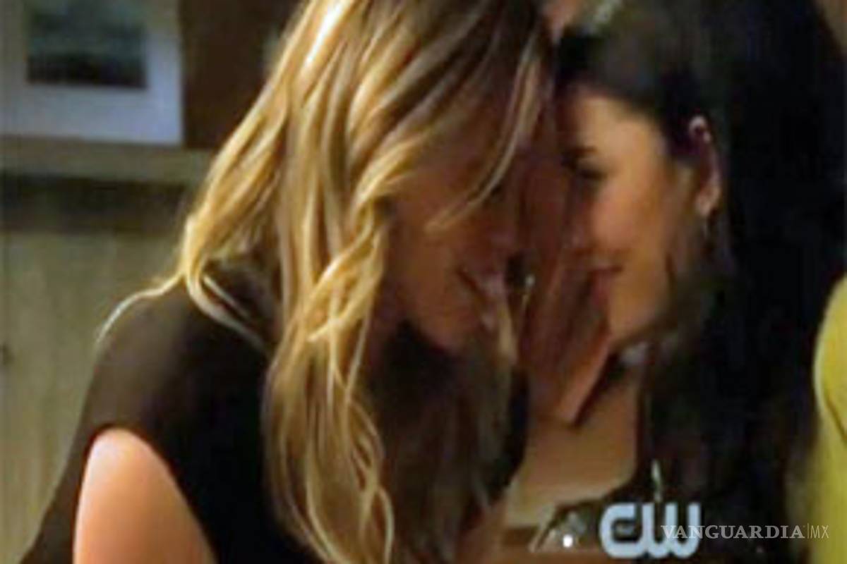 Hilary Duff en ardiente trio sexual