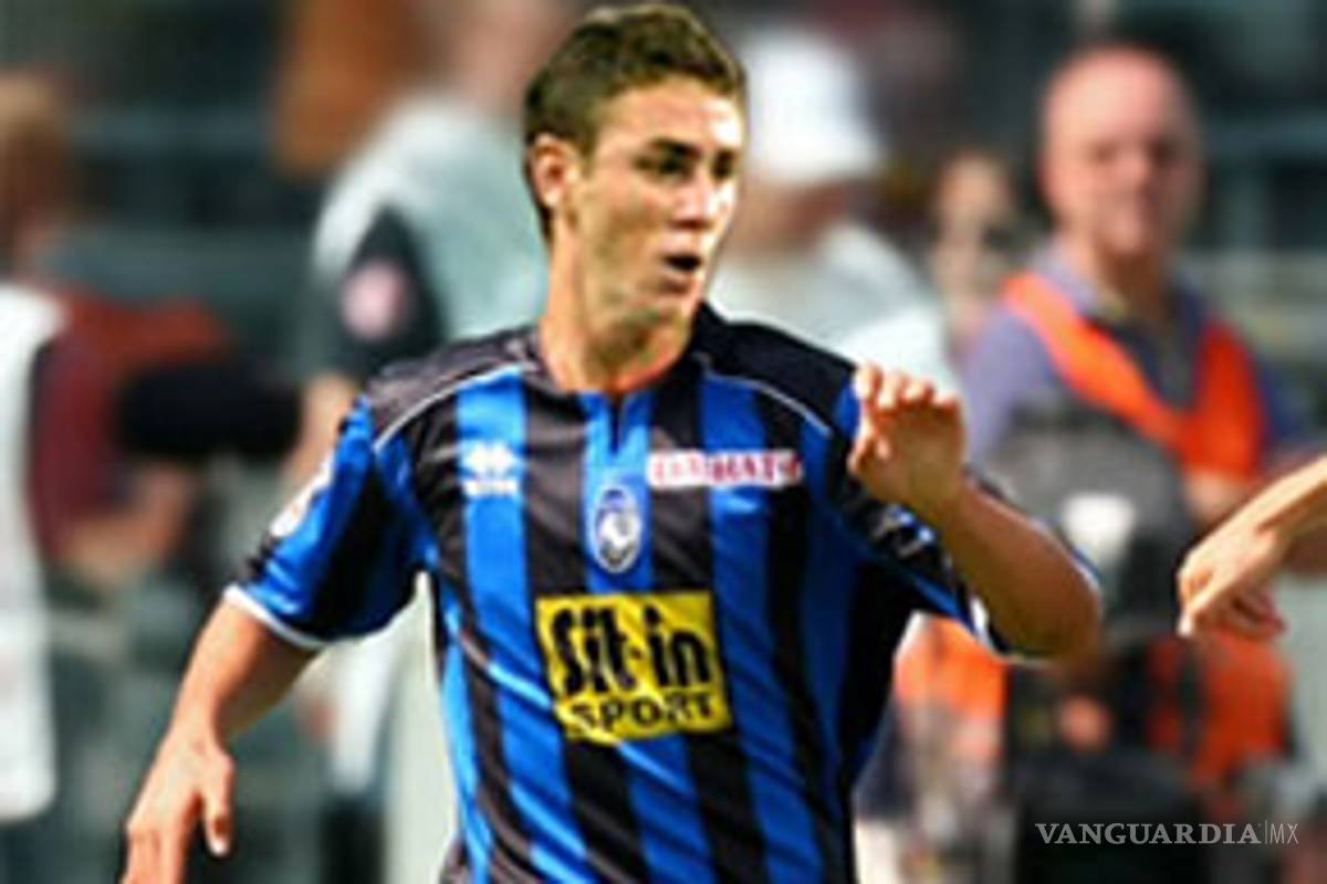 Convocan a Layún para duelo ante Udinese