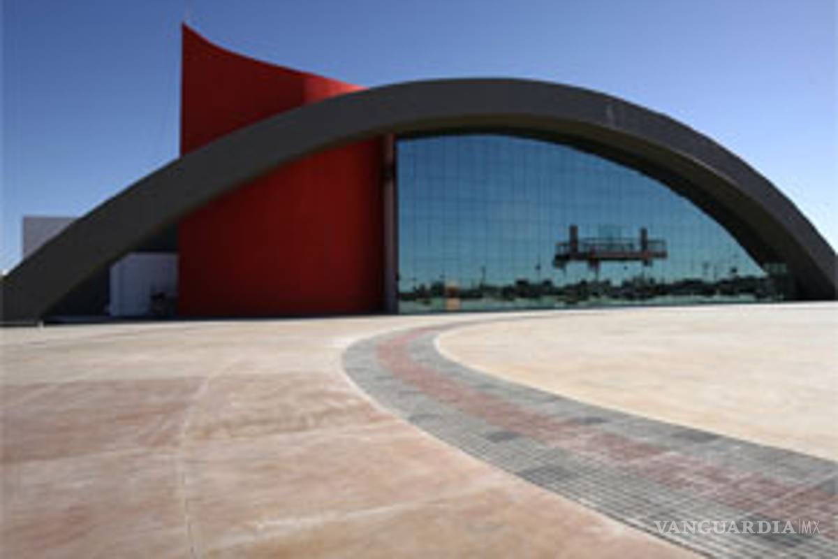 Estrena Acuña Macroplaza